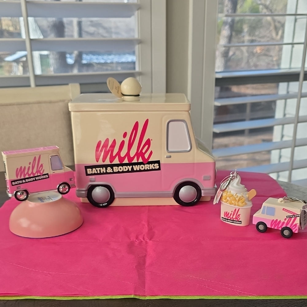 Bath & Body Works Pink and Cream 4 Pc Milk Truck Collection